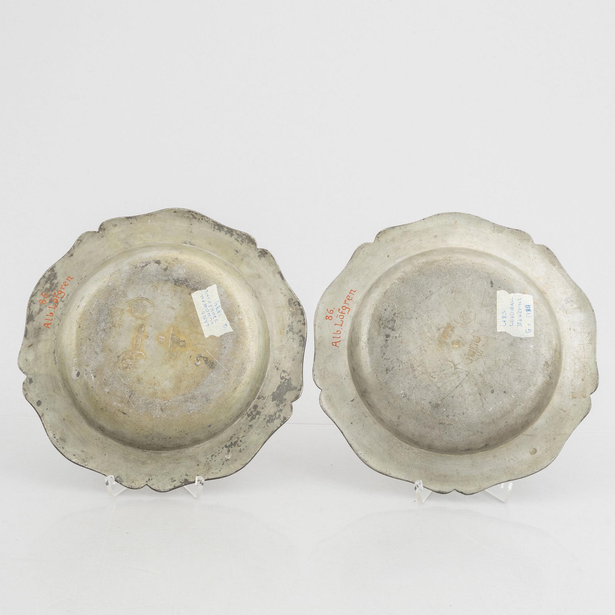 Two Swedish pewter dishes, mark of Lars Lundwall, Jönköping 1765-1774.