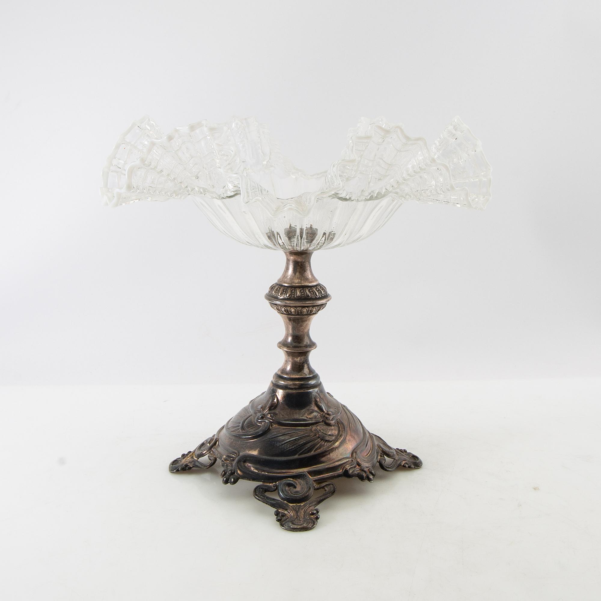 Skål på fot samt skål Jugend nysilver och glas 1900-talets början.