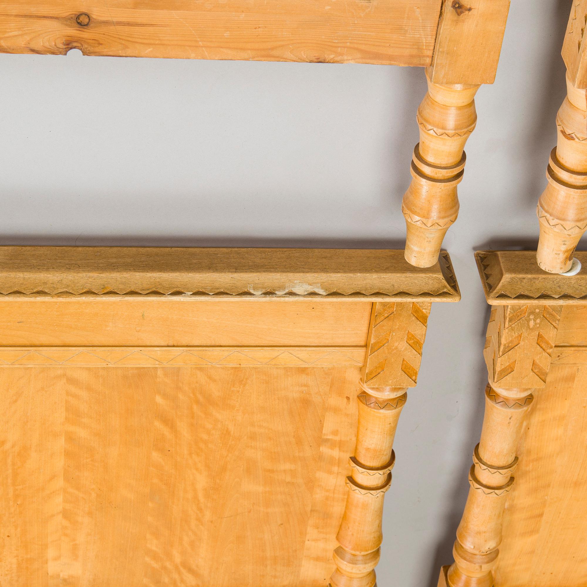 Yrjö Blomstedt, Sängynpäädyt, avohylly ja seinähylly 1898.