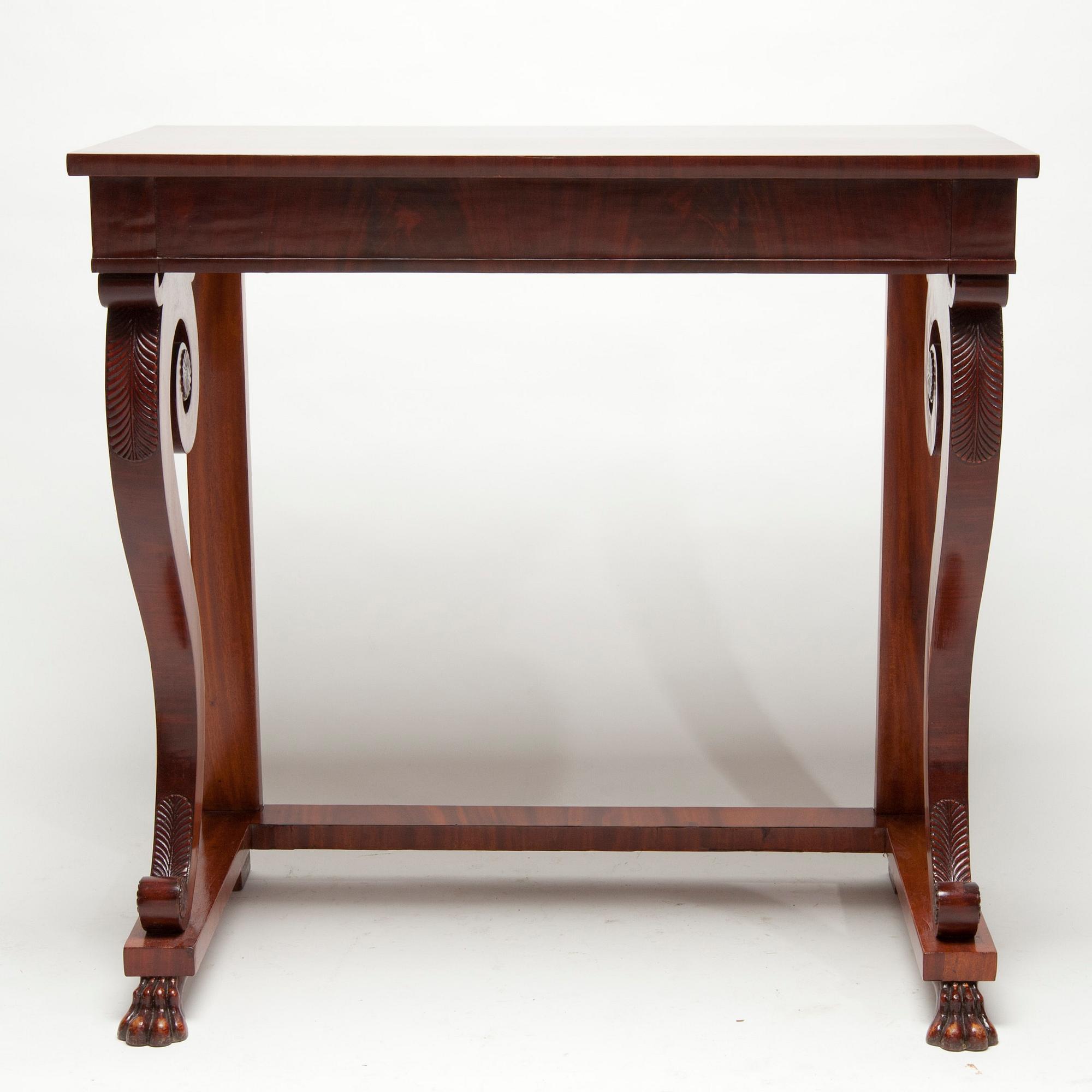 KONSOLBORD, Ryssland 1800-talets första hälft.