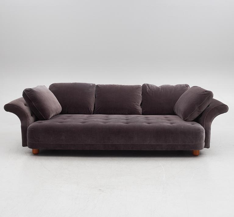 Josef Frank, soffa, "Liljevalchssoffan", Firma Svenskt Tenn, 2019.