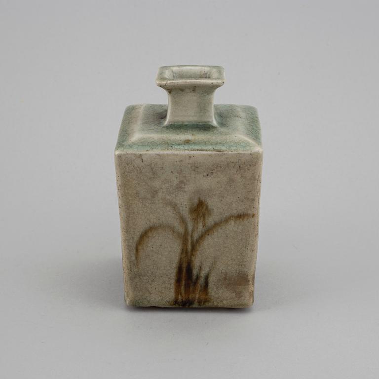 Two South East Asian vases, 19th/20th Century.