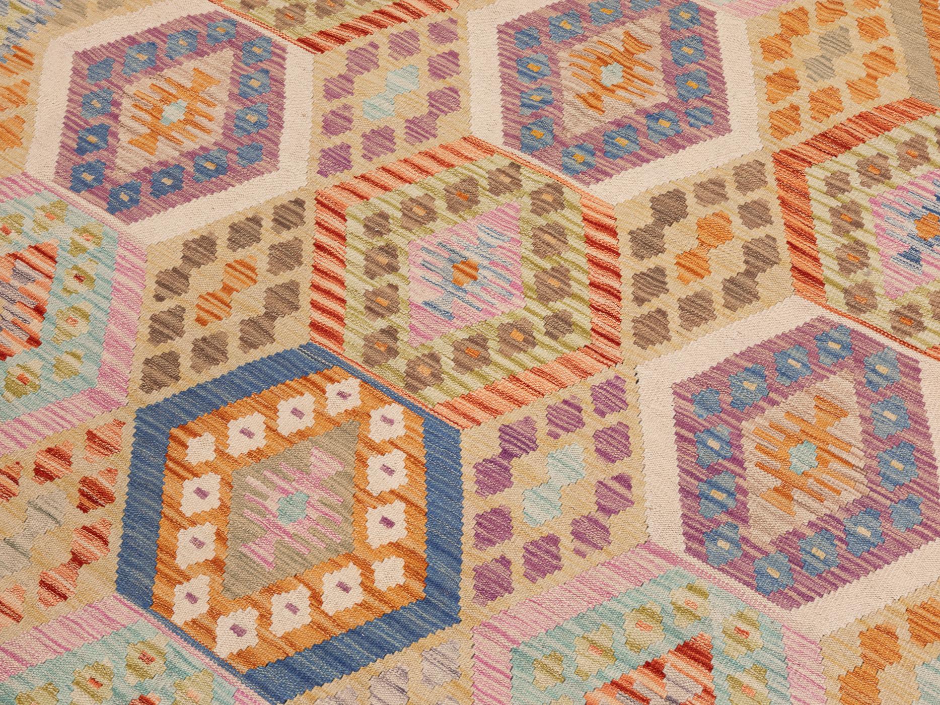 Matta, Kelim, ca 300 x 207 cm.