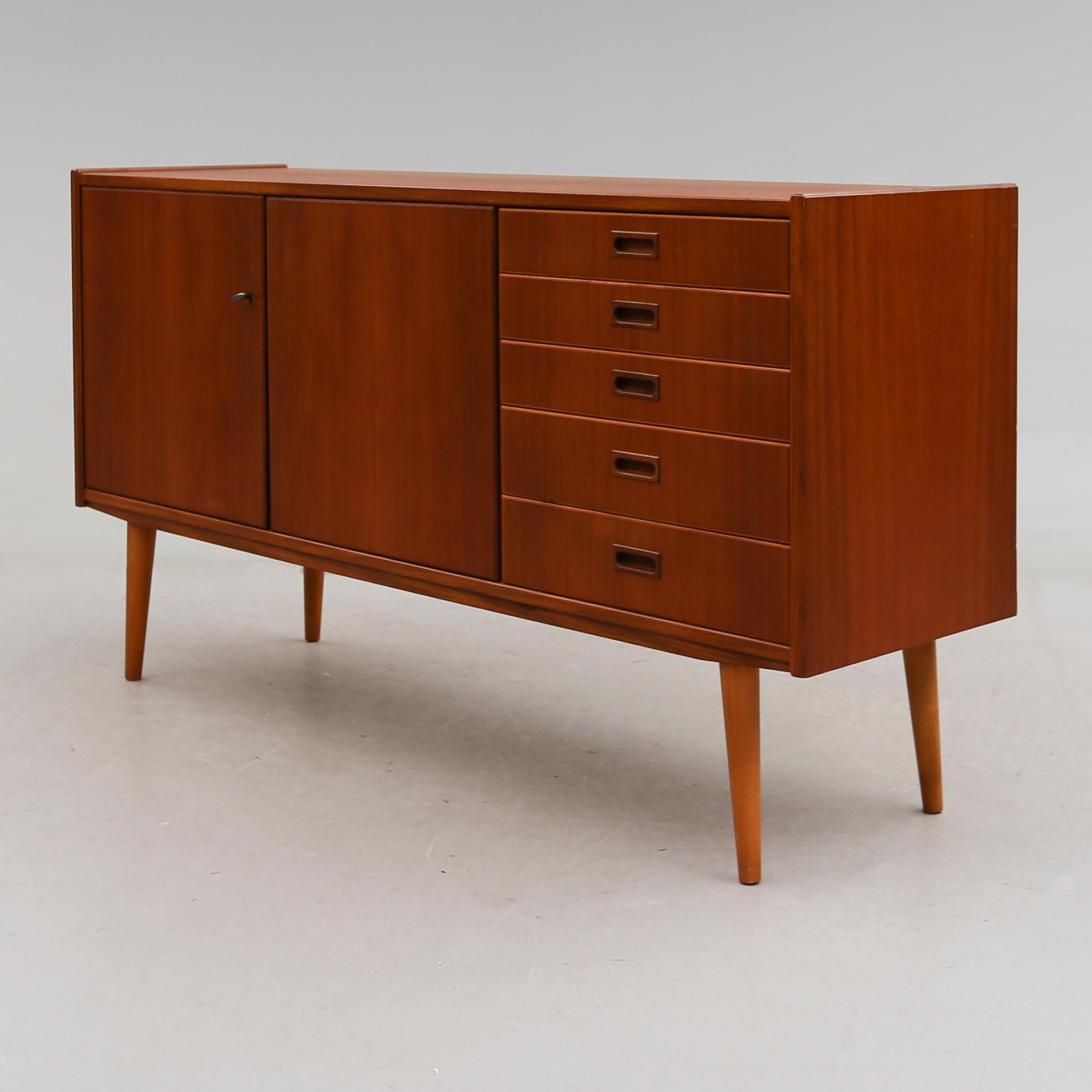 SIDEBOARD, Skaraborgs Möbelindustri, Tibro, 1900-talets andra hälft.