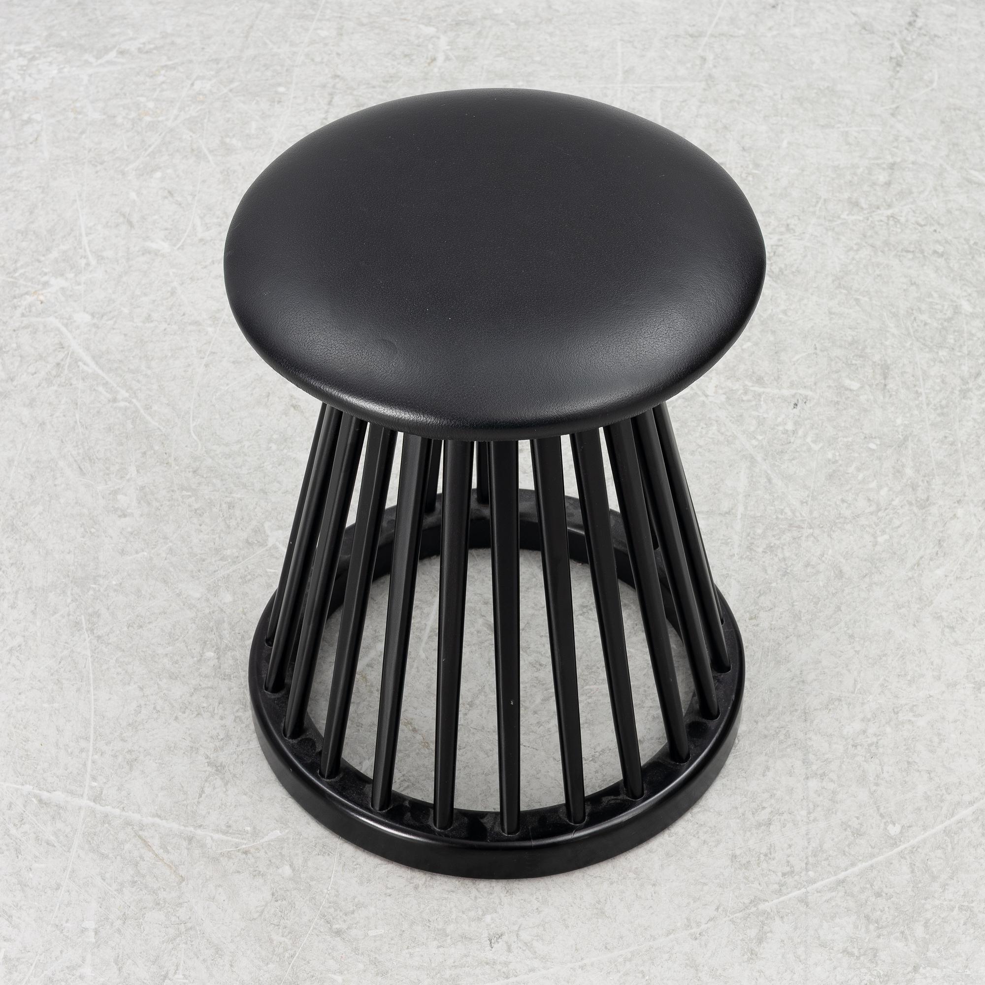 Tom Dixon, a contemporay 'Fan' stool.