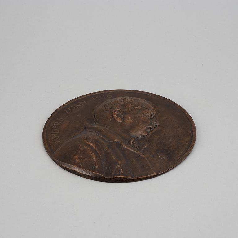 Svante Nilsson, bronsplakett. Sign. Diameter 19,5 cm.