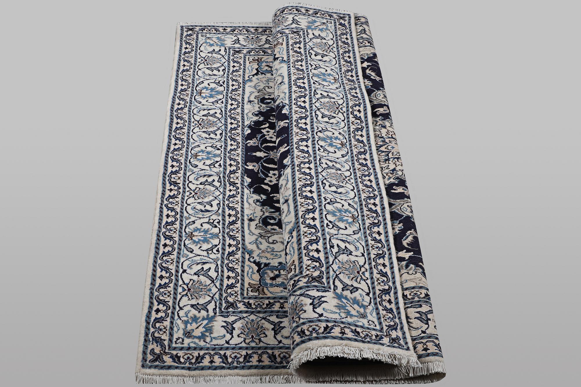 Matta, Nain, part silk, ca 195 x 150 cm.