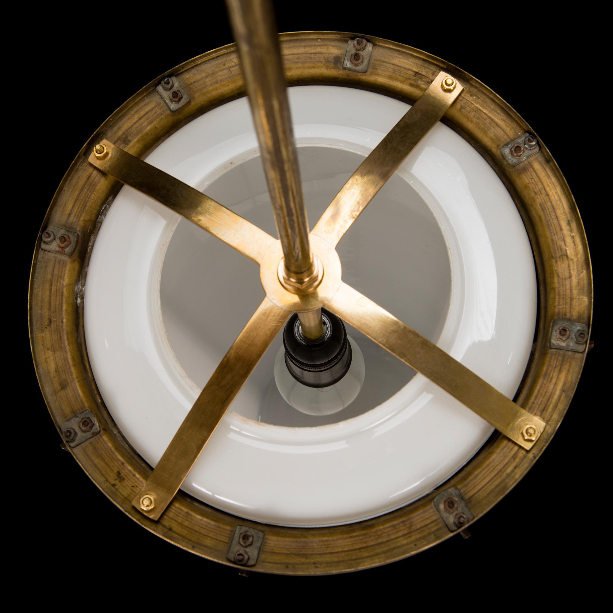 PAAVO TYNELL, kattovalaisin, Taito 1900-luvun puoliväli.