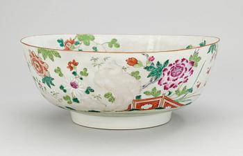 776. BÅLSKÅL, porslin. Qing dynastin.