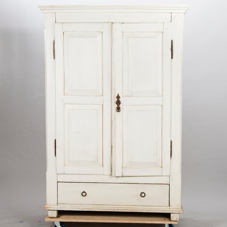 A 19th Century WARDROPE.