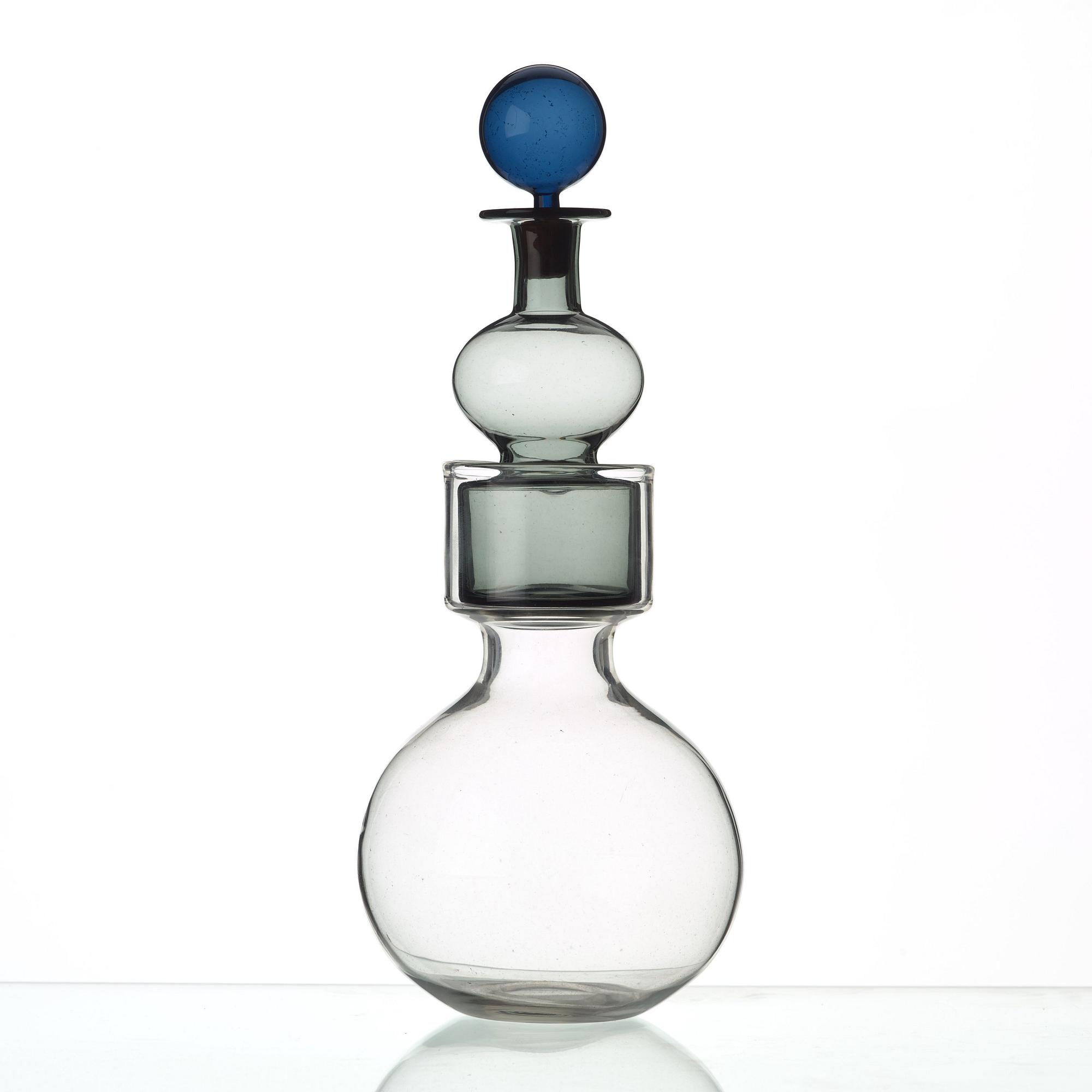 Kaj Franck, A Kaj Franck decanter 'The bells of the Kremlin', Nuutajärvi Notsjö, Finland 1960's.