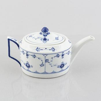 A 'Blue Fluted / 'Musselmalet' empire style porcelain teapot, Royal Copenhagen, model 254, 1898-1923.