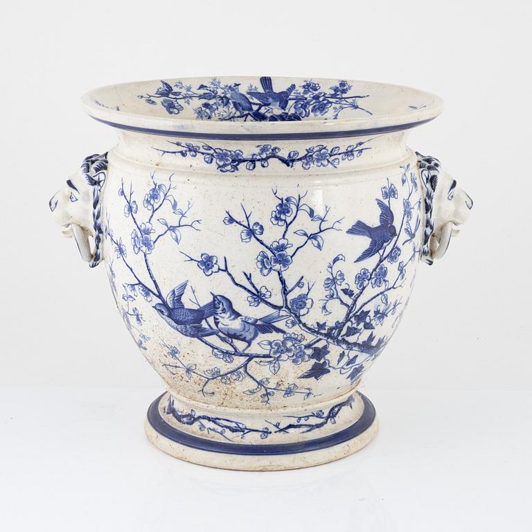 A "Fågel" creamware flower pot, Gustafsberg, Sweden, around 1900.