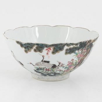 A Chinese famille rose porcelain bowl, 20th century.
