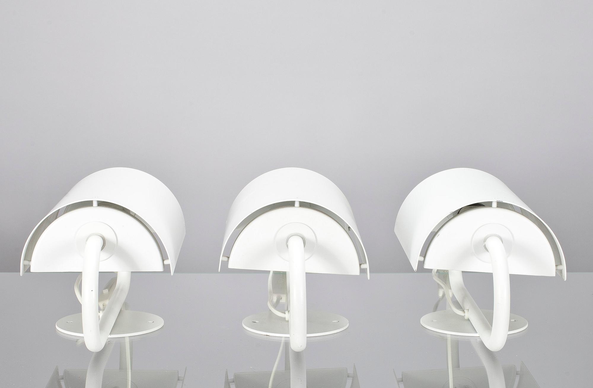 VÄGGLAMPOR, 3 st, modell "BS 912", design Ben af Schultén, Artek. Modellen formgiven 1976.