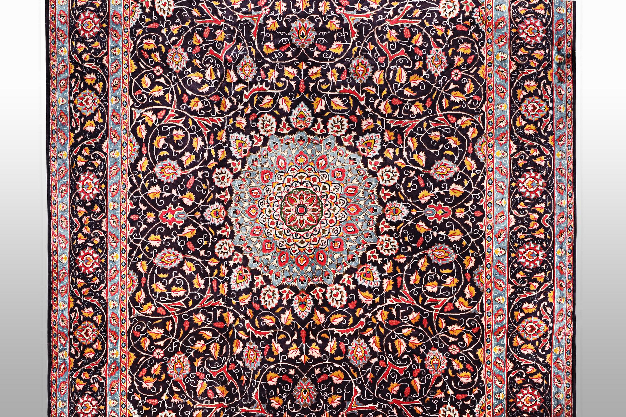 A carpet, Kashan, ca 354 x 242 cm.