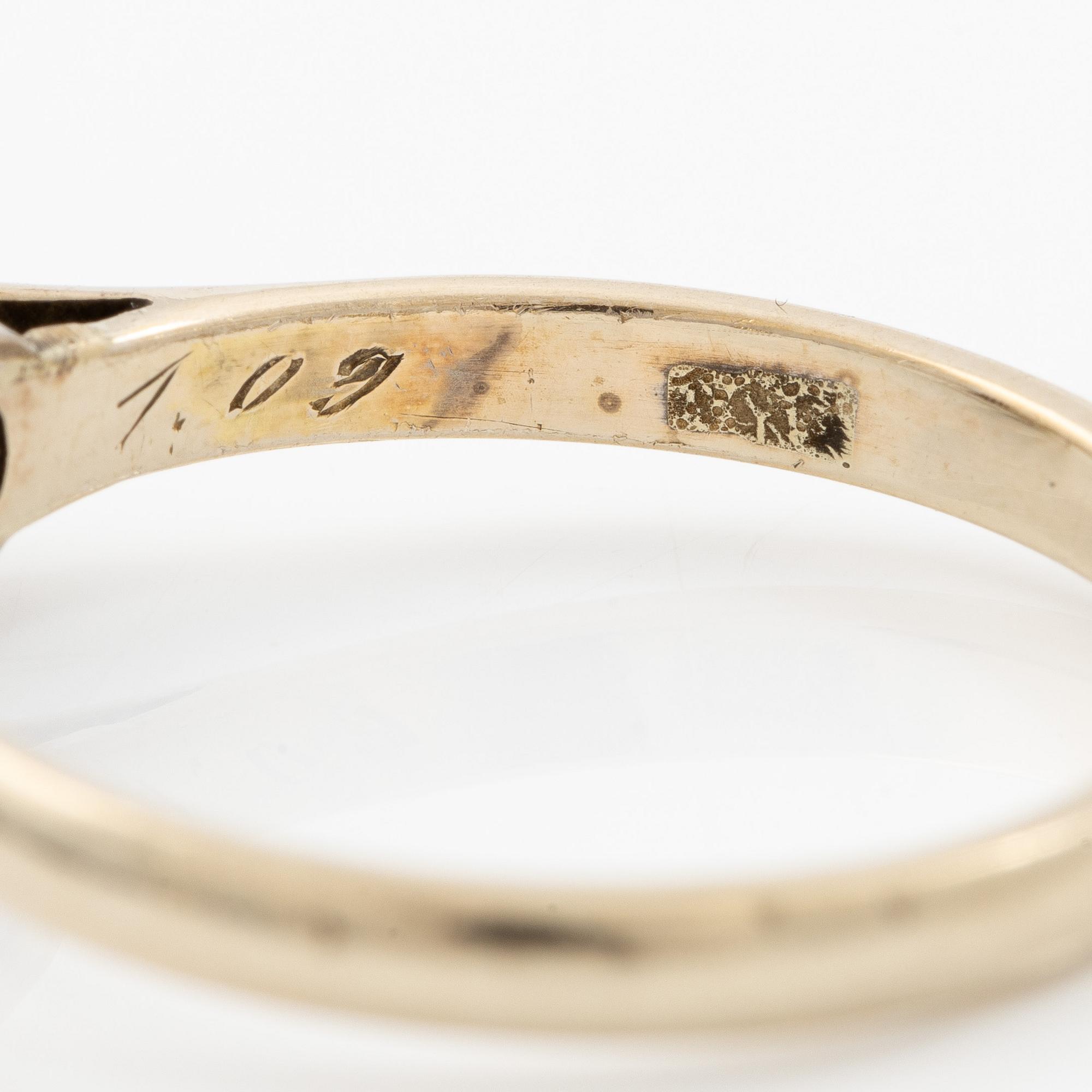 Ring, 18K white gold with brilliant-cut diamond.