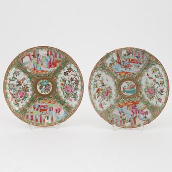 Five Chinese plates (4+1), Canton, mid 19th Century.