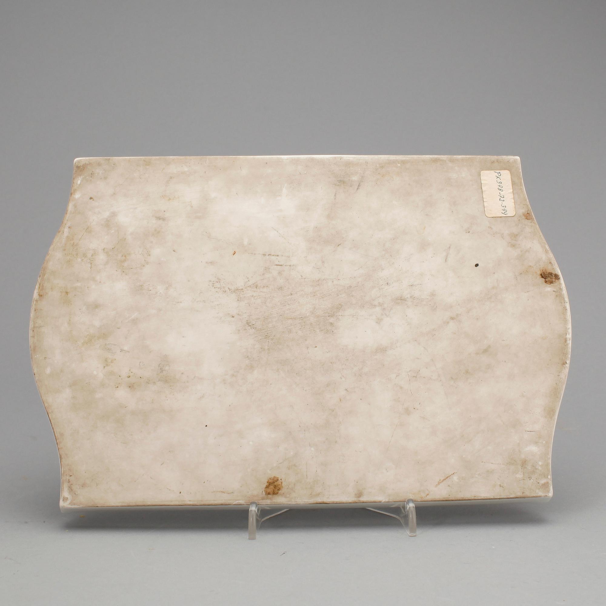 PENSELVAS SAMT BRICKA, porslin, Kina tidigt 1900-tal.