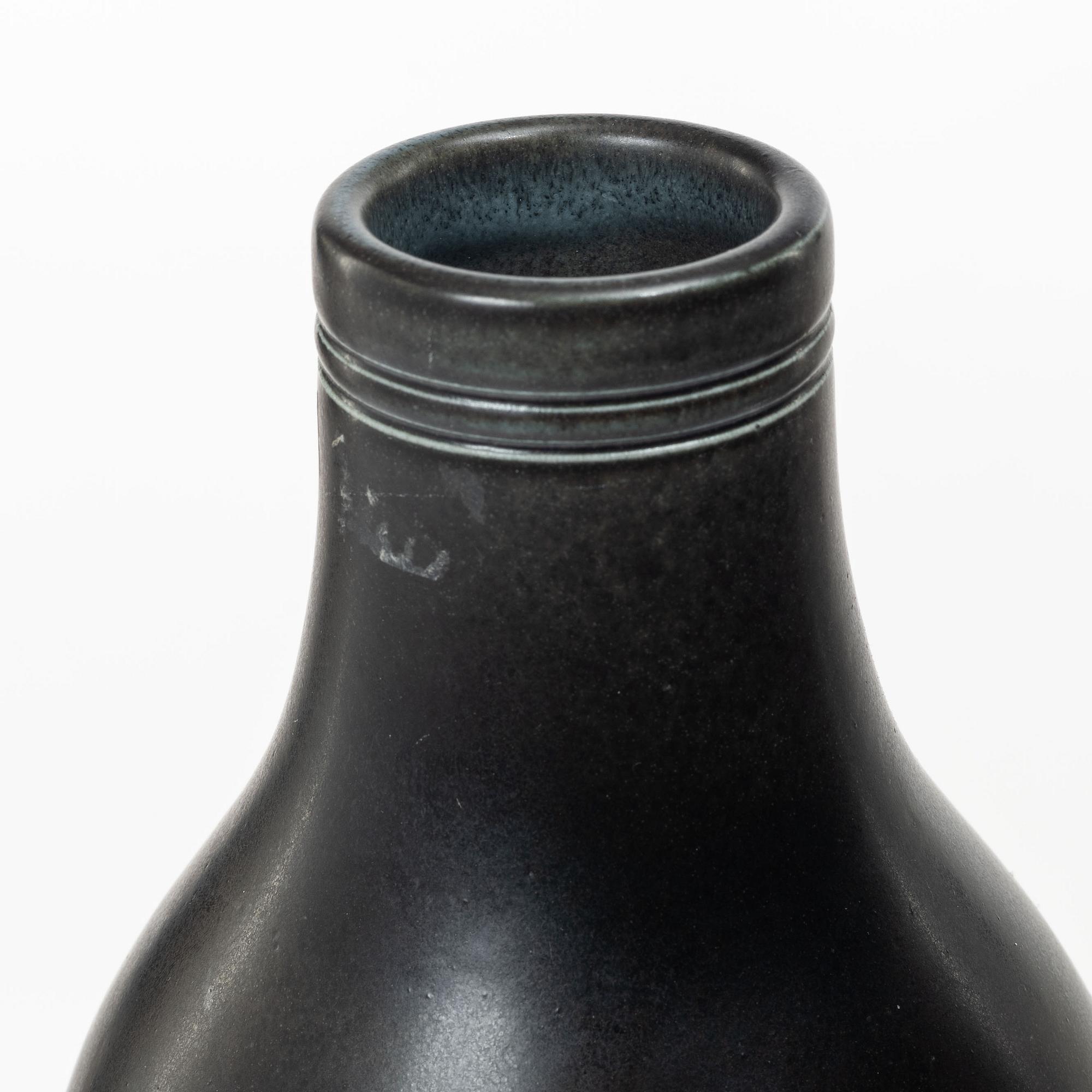 Gunnar Nylund, A stoneware vase, Rörstrand.