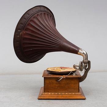 TRATTGRAMMOFON, Luxophon, 1900-talets första hälft.