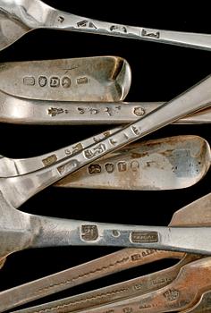 SKEDAR, 12 st, silver, London m.m, 1700/1800-tal. Vikt 680 g.