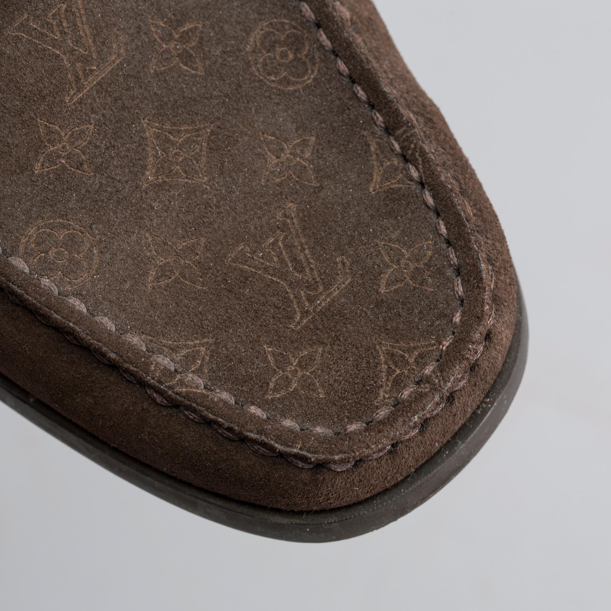 SHOES, Louis Vuitton.