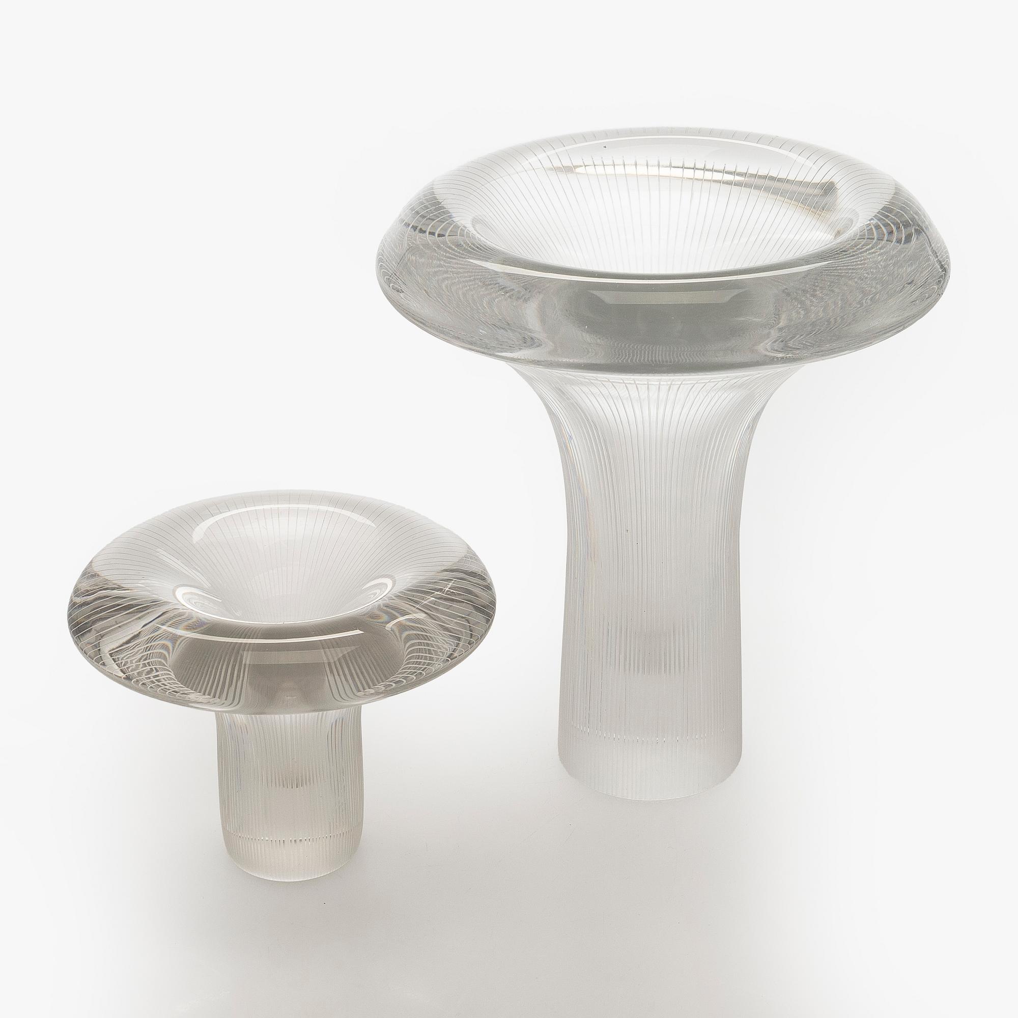 Tapio Wirkkala, vaser, 2, st, modell 3552, "Sopp" signerade Tapio Wirkkala, Iittala -57 och Tapio Wirkkala Iittala.