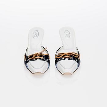 SKOR, Tod's.