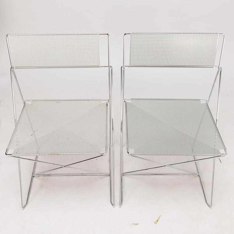 NIELS JØRGEN HAUGESEN, a set of 14 Danish 'X-line' stackable chairs. Designed 1977.