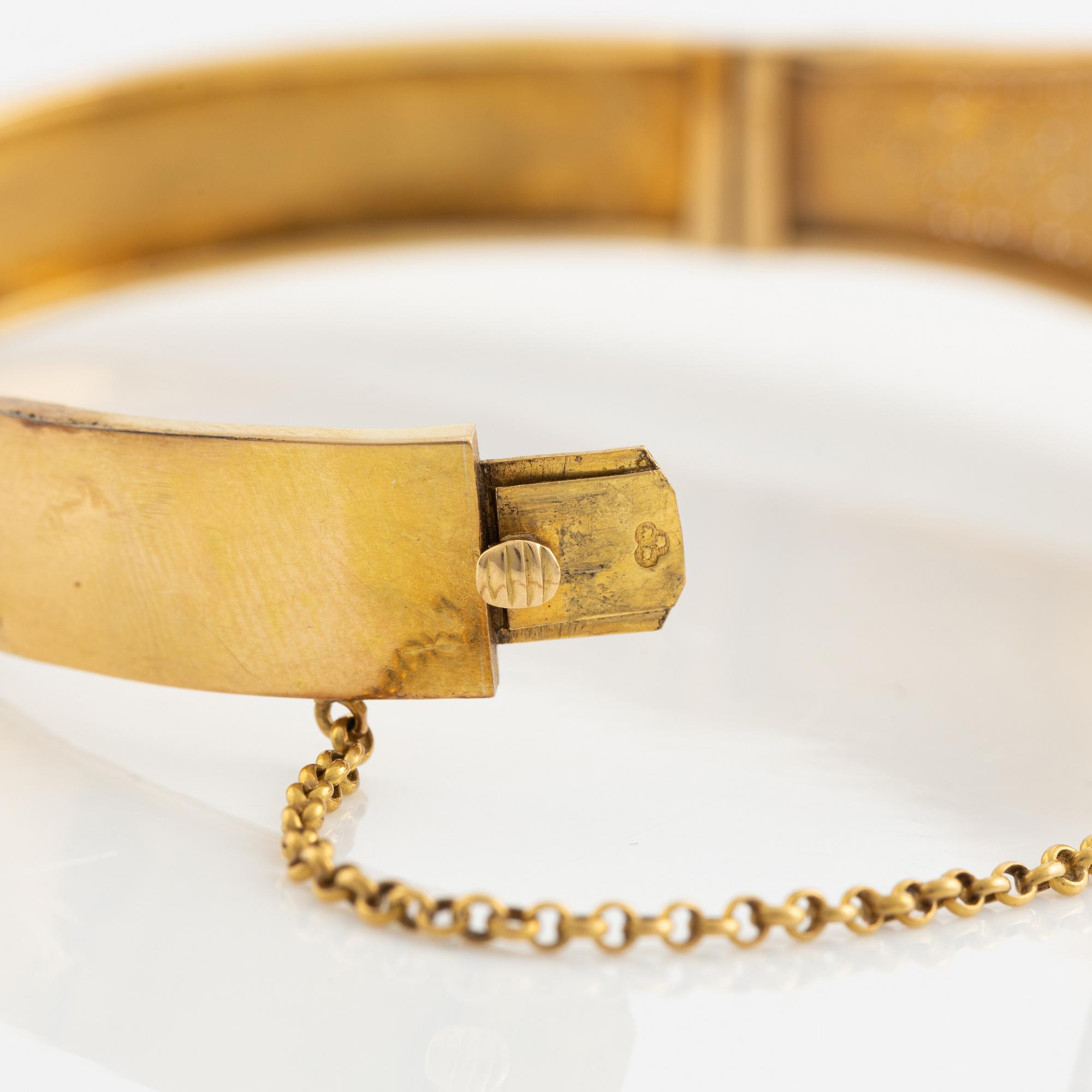 Gold and pearl bangle, 1800's.