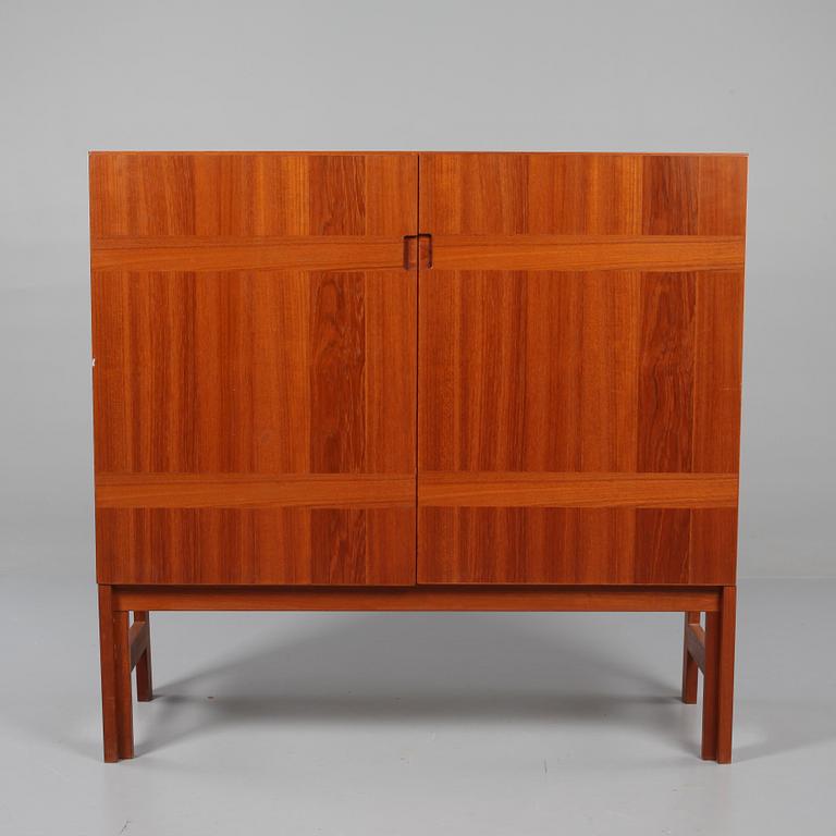 SIDEBOARD, 1900-talets mitt.