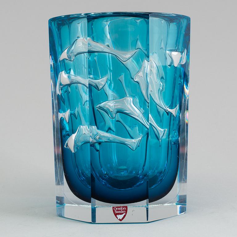 OLLE ALBERIUS, an Orrefors Ariel glass vase, 1990.