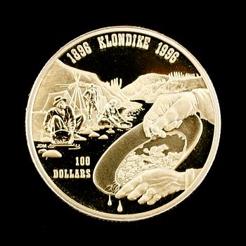 GULDMYNT, 14 k guld, Elizabeth II, Canada, 100 dollars. Vikt ca 13 gram.