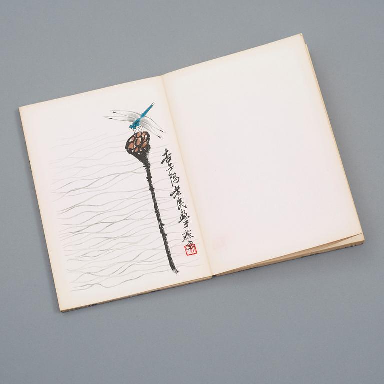 BOK med TRÄSNITT, "Qi Baishi hua ji", utgiven av Rong Bao Zhai xin ji, 1952, illustrerad med 22 färgträsnitt.
