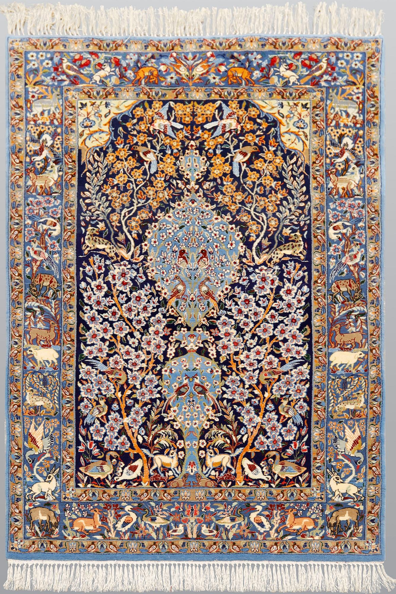 A part silk Esfahan rug, 170 x 108 cm.