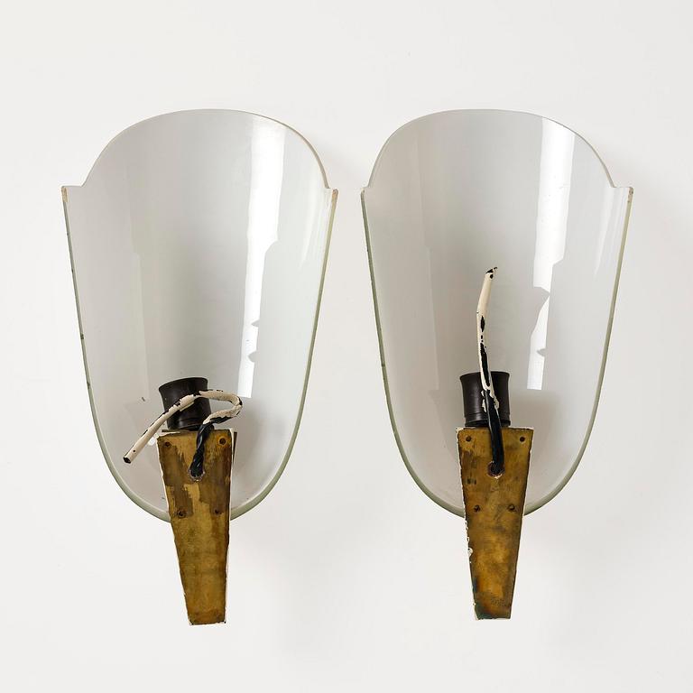 Harald Notini, a pair of wall sconces model "8495", Arvid Böhlmarks Lampfabrik, Stockholm, 1940s.