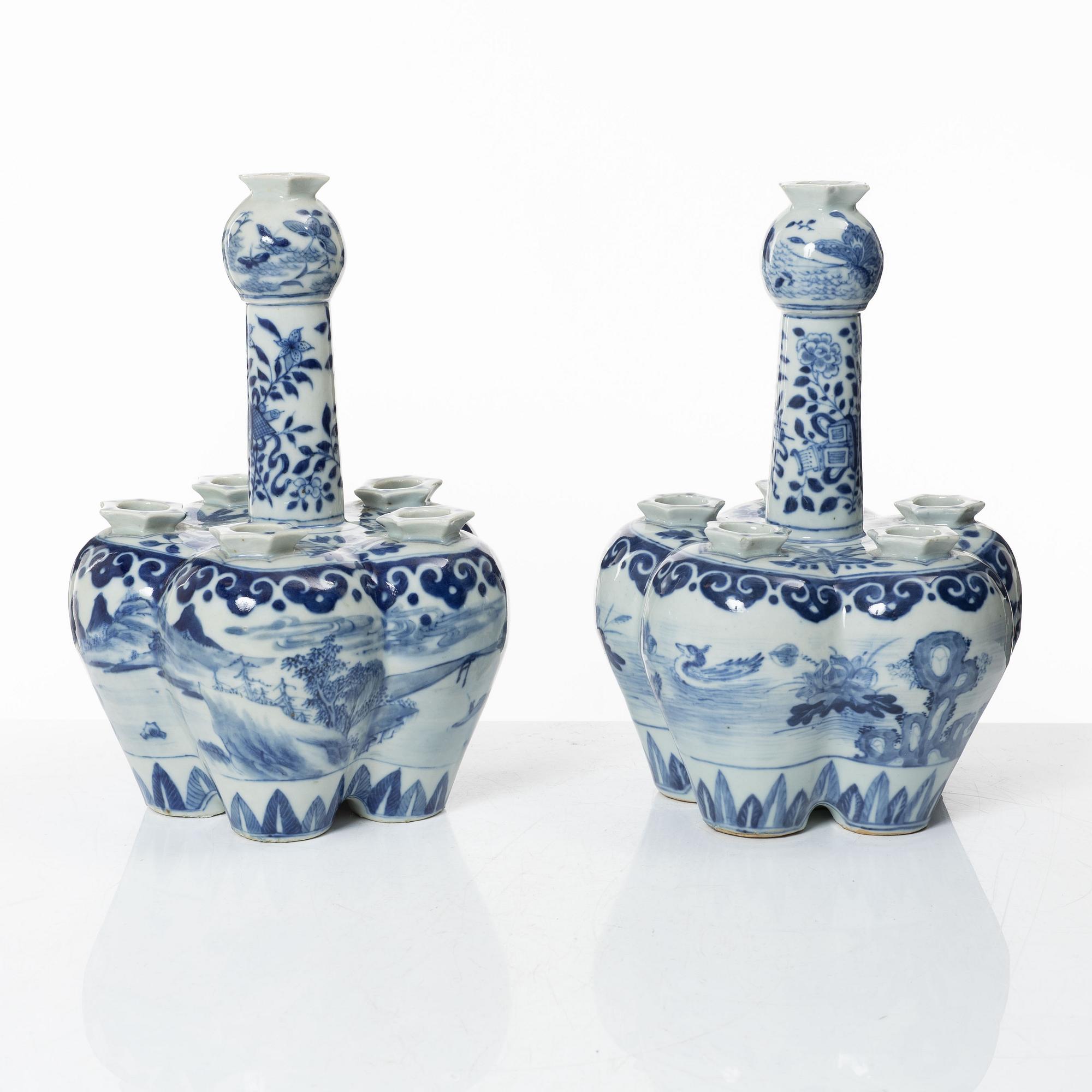 Two Chinese blue and white porcelain tulip vases, 20th century.