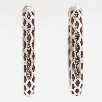 KORVAKORUPARI, 18K valkokultaa, briljanttihiottuja timantteja n. 4.60 ct yht.