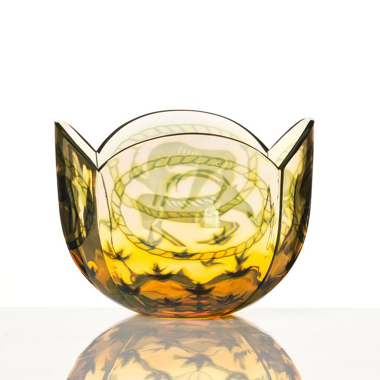 Gunnar Cyrén, a 'graal' glass bowl, Orrefors, Sweden.