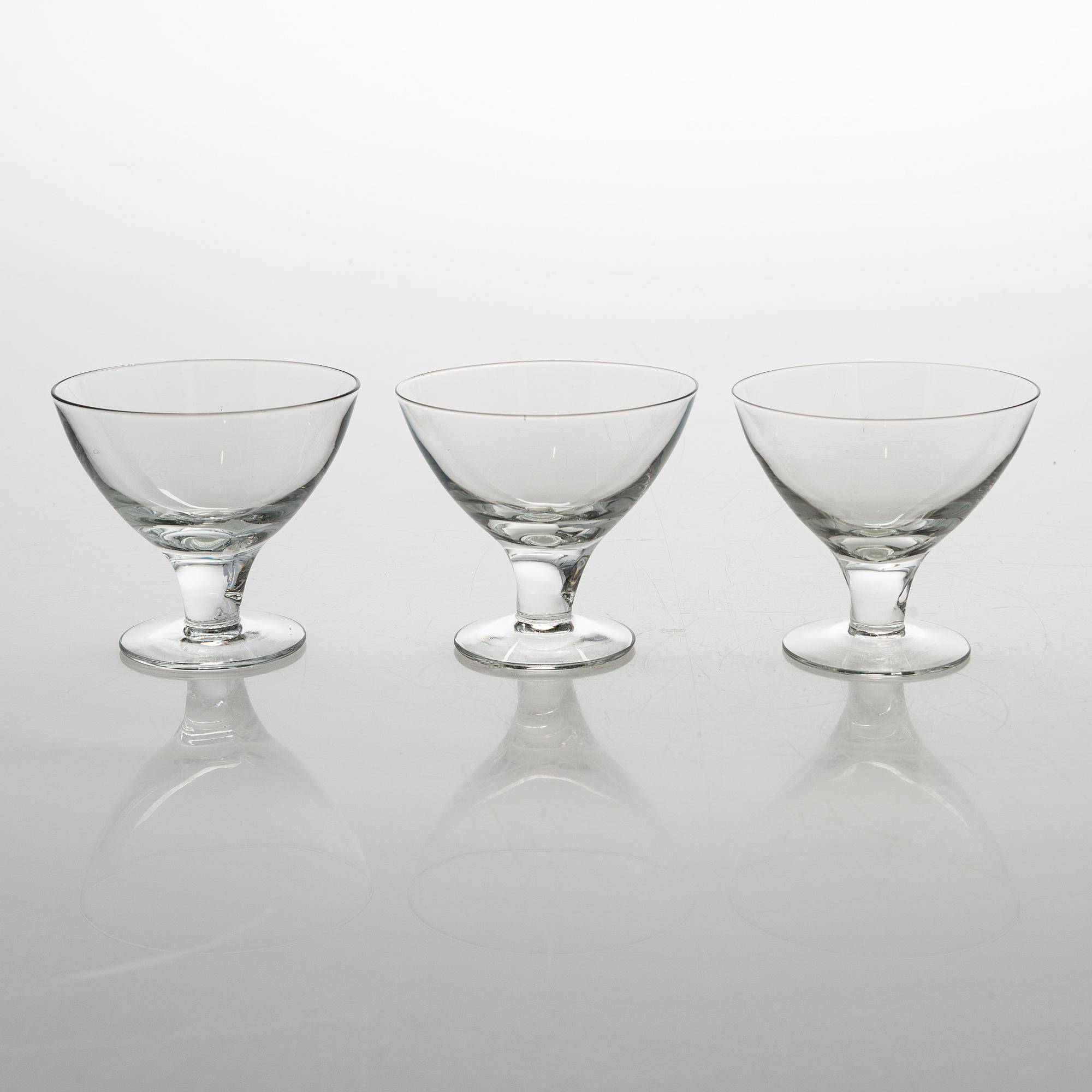 Gunnel Nyman, lasiston osia, 33 kpl, "GN 46", Nuutajärvi Notsjö. Tuotannossa 1949-1969.