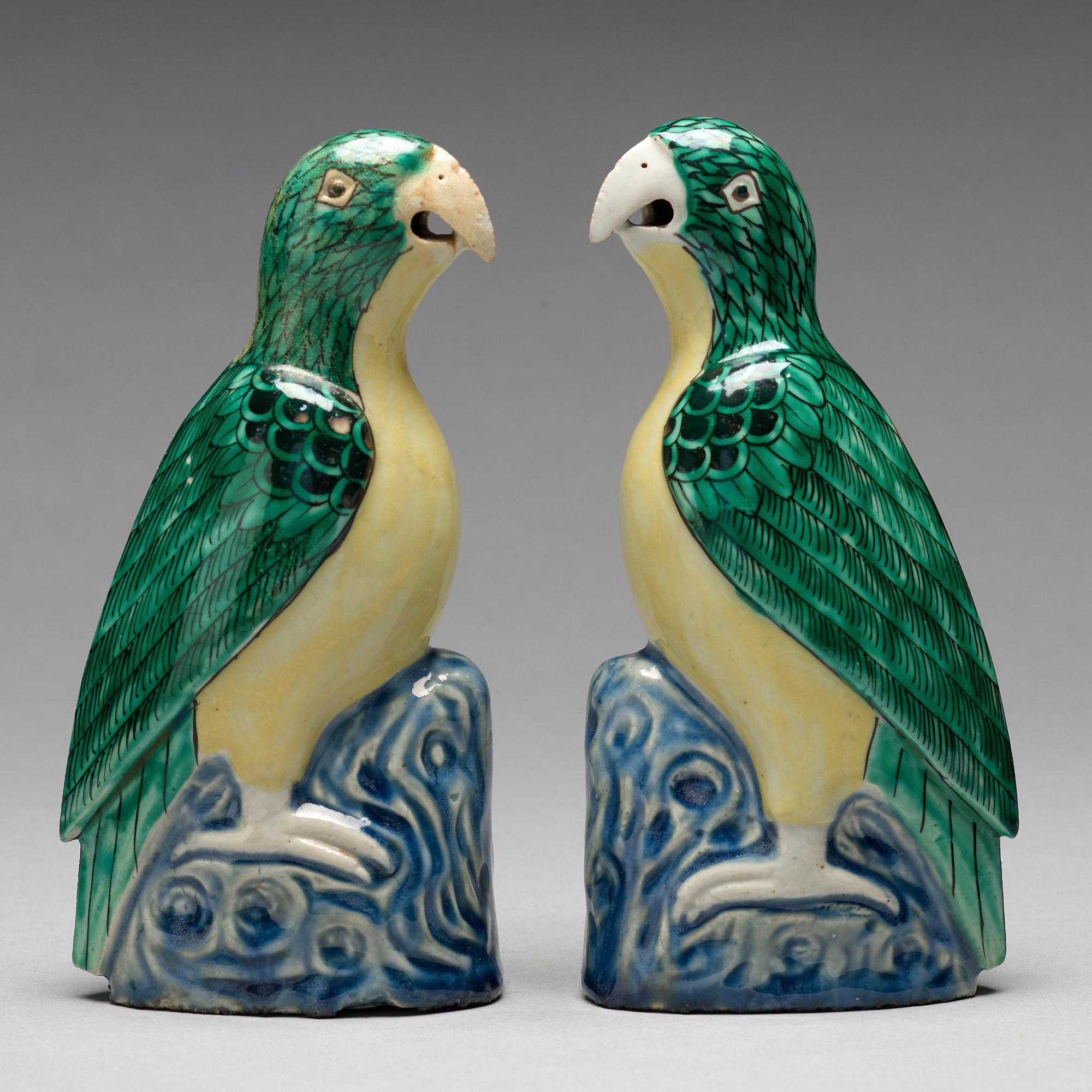 A pair of famille rose figures of parrots, late Qing dynasty.