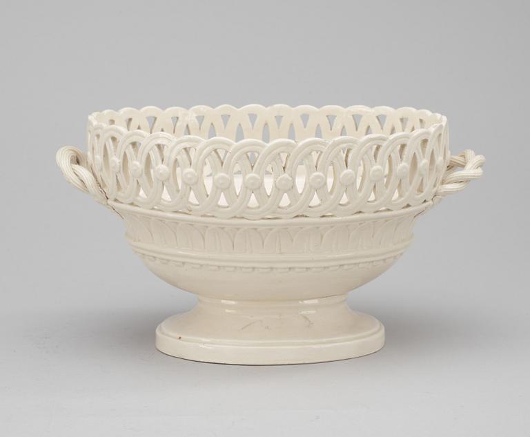 A Swedish creamware basket, Rörstrand circa 1800.