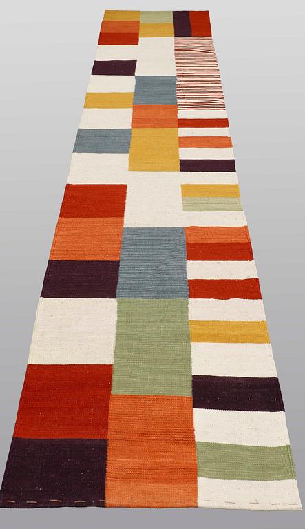 A Kilim runner, modern design, approx. 308 x 81 cm.