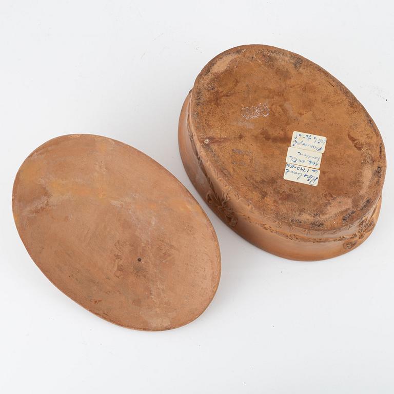 An earthenware pâté form, early 1800.