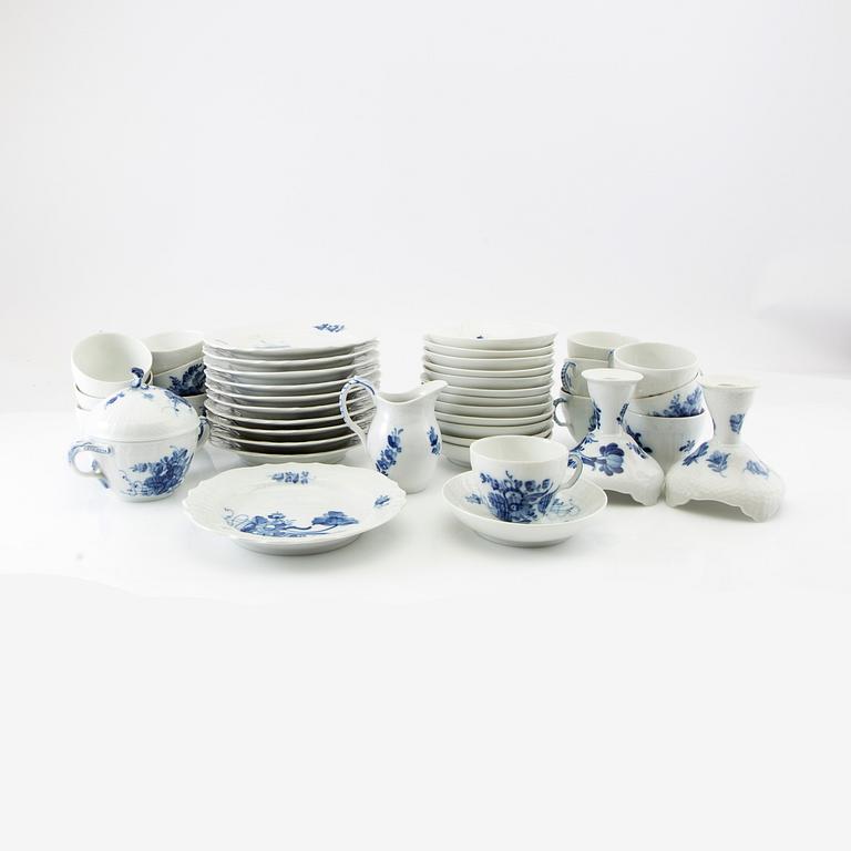 Service 28 pcs "Blue Flower" Royal Copenhagen Denmark later part of the 20th century porcelain.