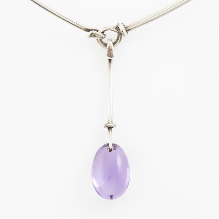 Vivianna Torun Bülow-Hübe, collier "Dew-drops", silver, ametist och briljanter för Georg Jensen.
