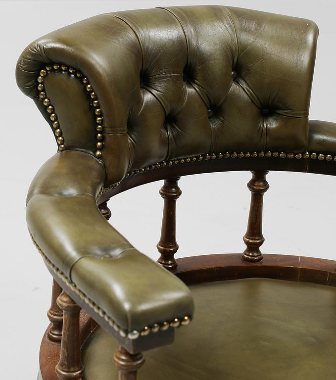 FÅTÖLJ, engelsk stil, 1900-talets andra hälft.