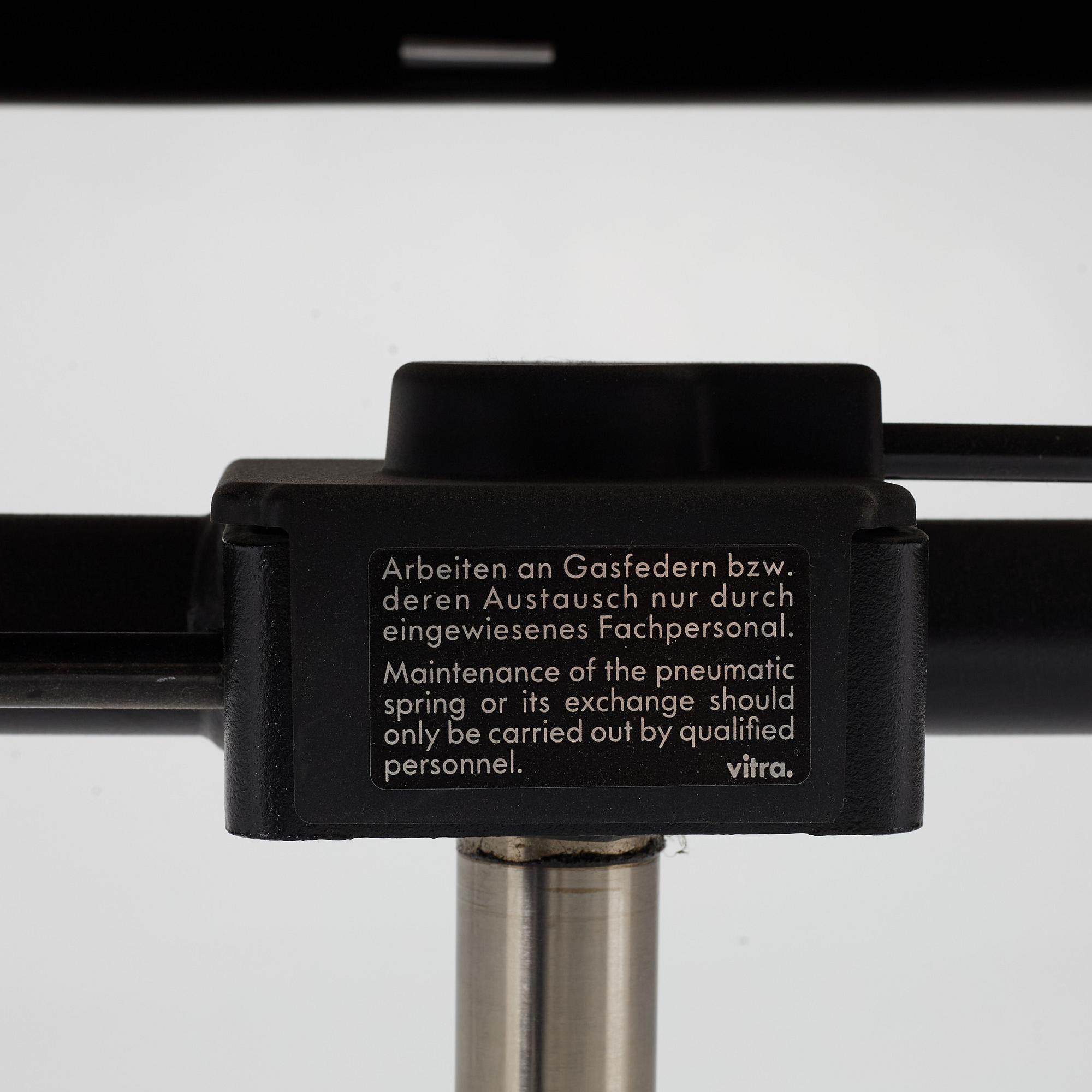 Charles & Ray Eames, kontorsstol, "Soft Pad Chair EA217", Vitra.