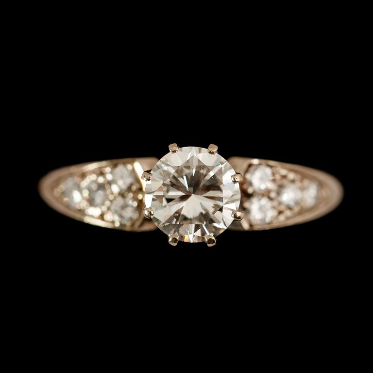 RING, 18 k vitguld, briljantslipade diamanter tot 1.30 ct, svenska stämplar GK Stockholm 1986.